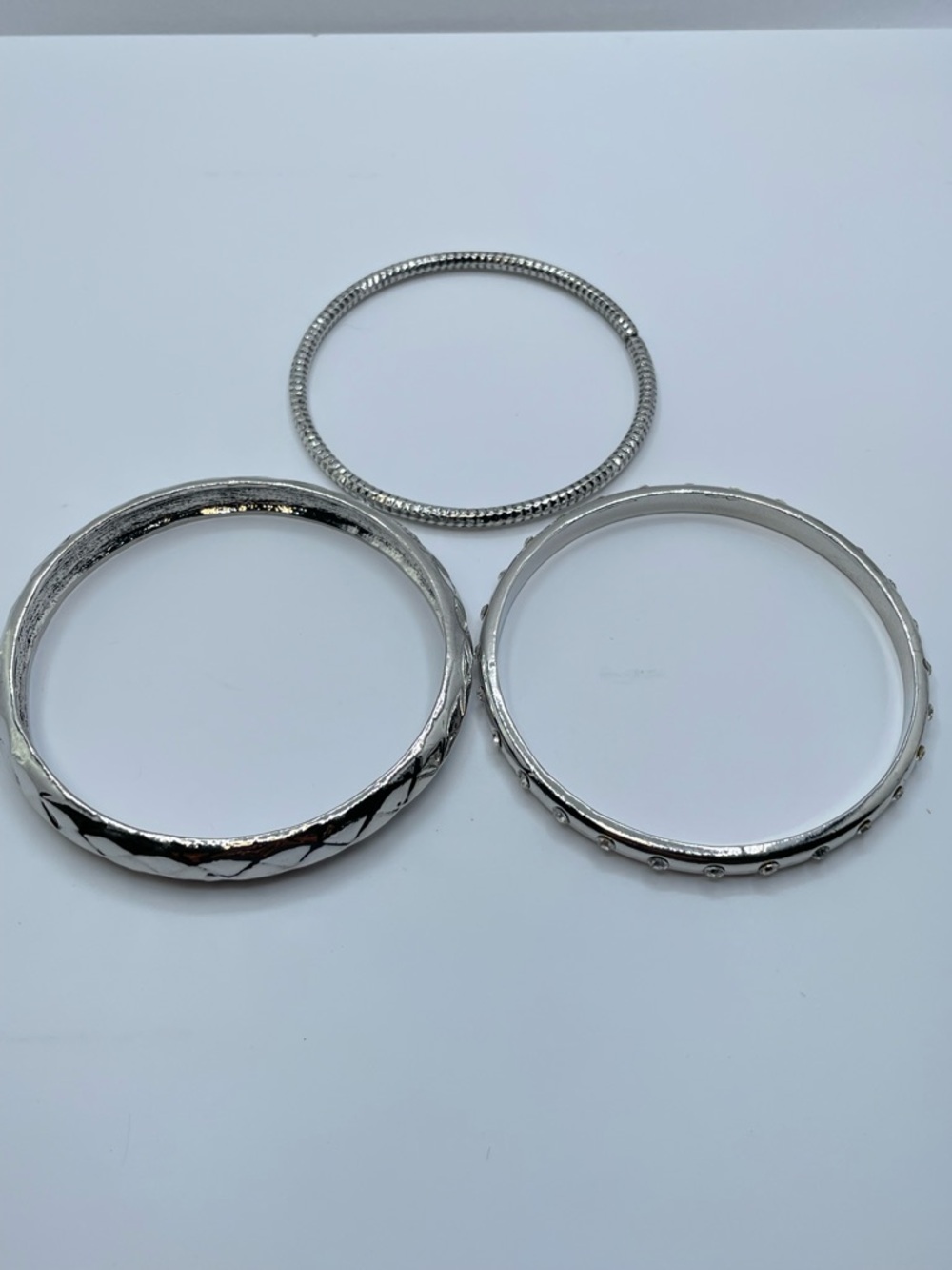 Silver Tone Bangle Bracelet Set Rhinestone Textured Stackable Modern Chic - Picture 6 of 7